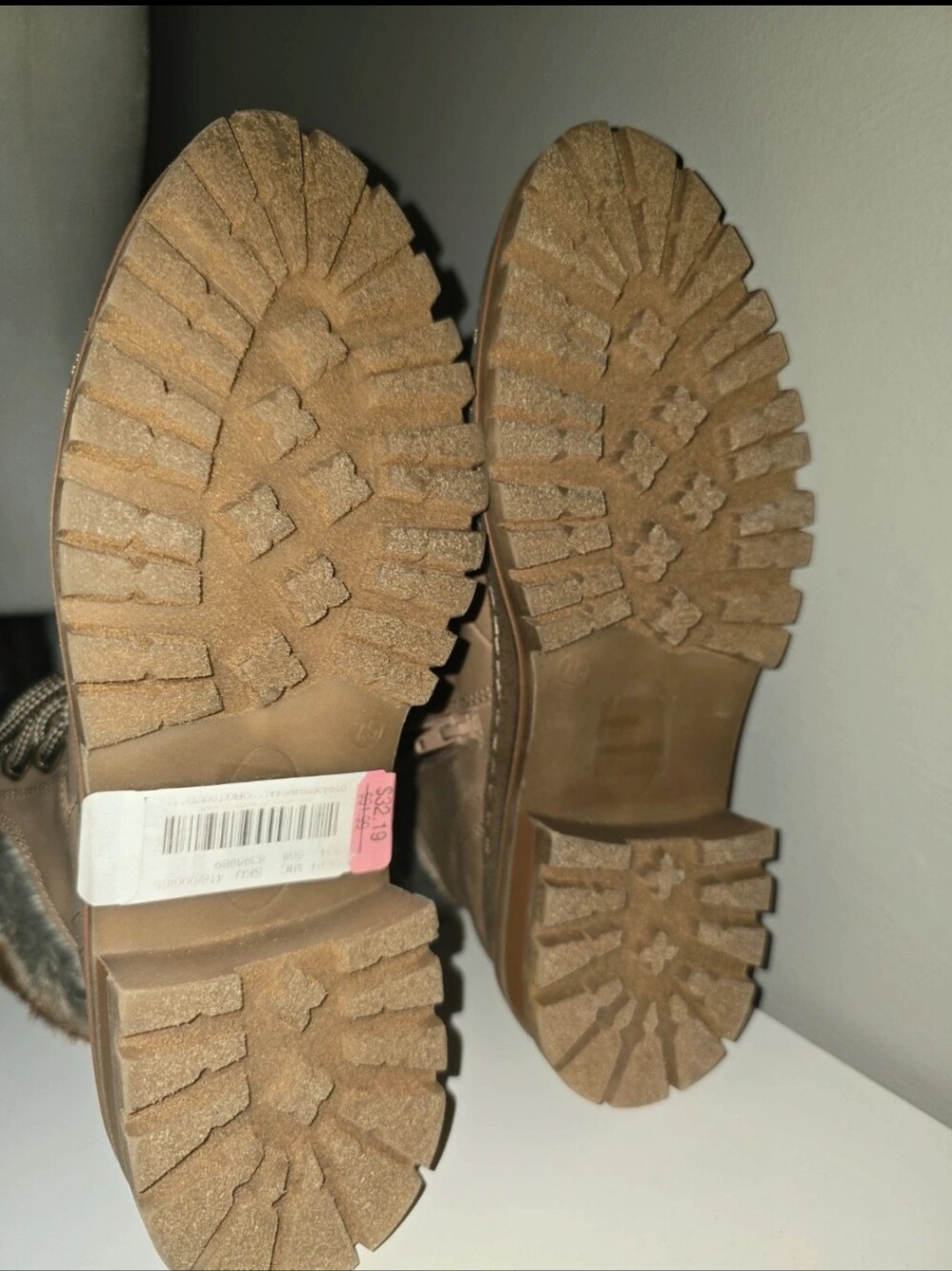 Steve Madden Brown Lace-Up Lug Sole Boots